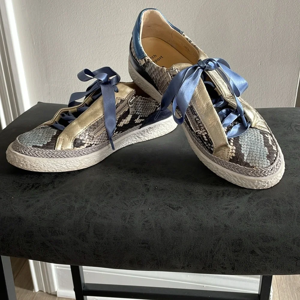 Softwaves Blue Python Print Sneaker - Picture 11 of 12